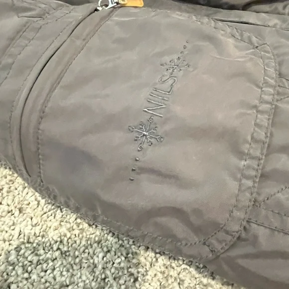 Nils brand ladies designer skiwear. - Picture 9 of 13
